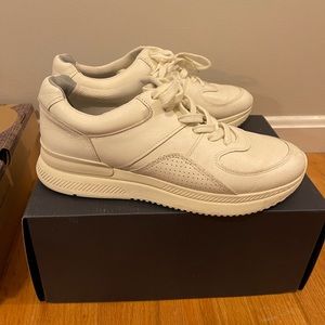 Everlane Off-White Sneaker
